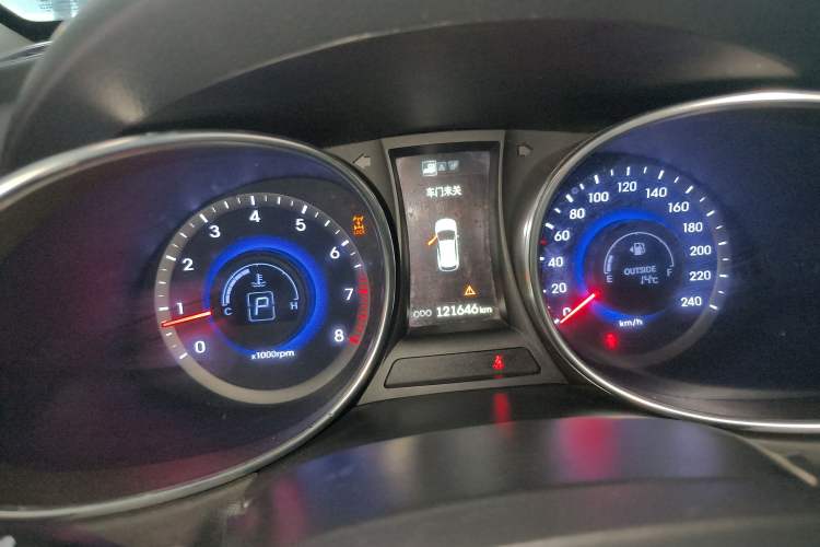 Used Hyundai Santa Fe 2015 2.0T Automatic 4x4 Smart 7-Seater
