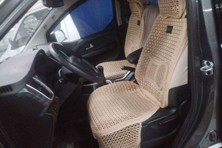 Used Jinbei Gold Hiace M Classic 2022 1.5L Engineering Lion Passenger Vehicle 5 Seats Left Front Seat