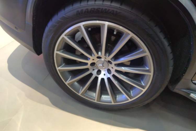 Used Mercedes-Benz GLC AMG 2017 AMG GLC 43 4MATIC Exterior 5