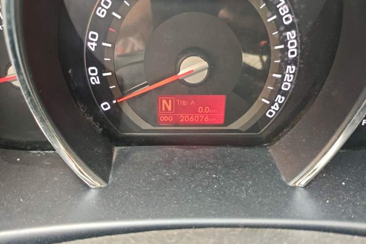 Used Kia Sportage R 2014 2.0L Automatic Two-Wheel Drive GLS Trim Odometer Close Up