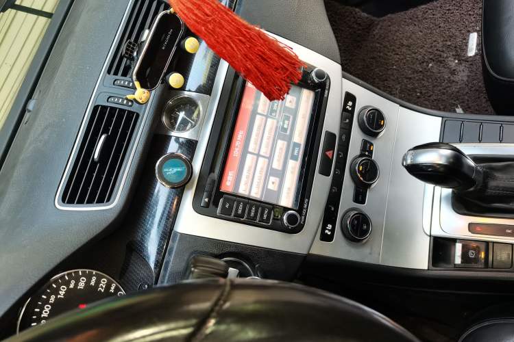 Used Volkswagen Magotan 2013 1.8TSI Luxury Model Audio And AC Panel