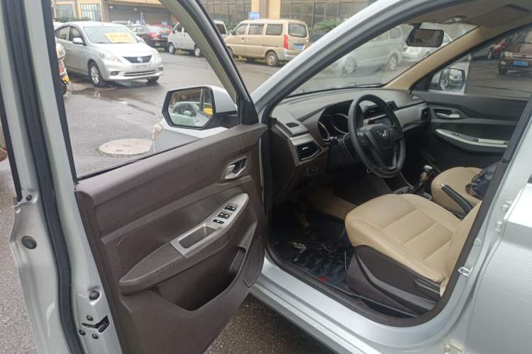 Used Wuling Hongguang 2018 1.5L S Comfort Model L2B Driver Seat