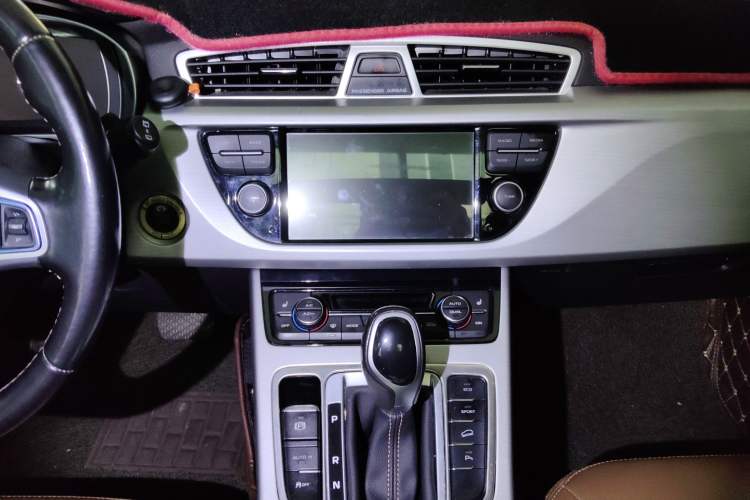 Used Geely Auto Emgrand X7 Sport 2016 1.8TD Automatic ZhiZun Version Audio And AC Panel