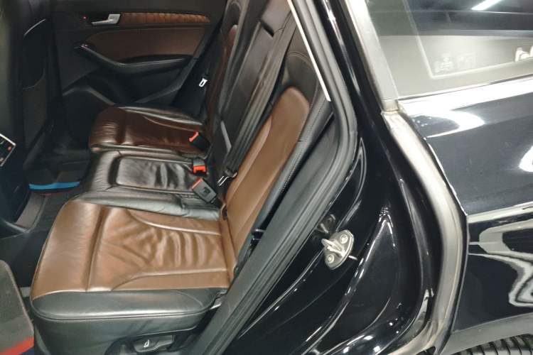 Used Audi Q5 2016 40 TFSI Technology Edition Left Rear Seat