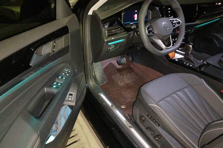 Used Volkswagen Passat 2024 380TSI Dragon Glory Edition
