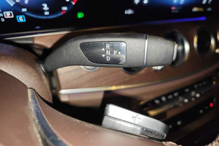 Used Mercedes-Benz E-Class 2021 E 300 L Stylish Model Gear Lever