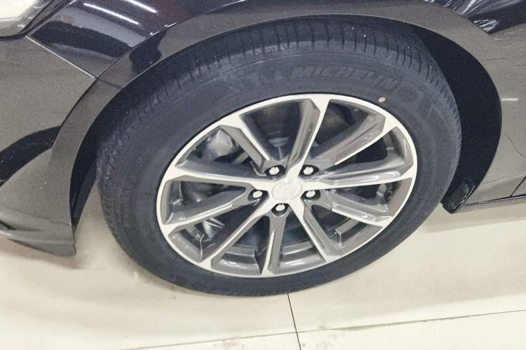 Used Buick LaCrosse 2019 28T Luxury Version Exterior 3