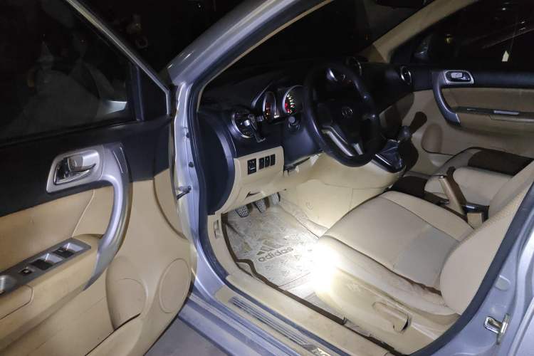 Used Haval H6 2011 2.0L Manual Two-Wheel Drive Urban Version