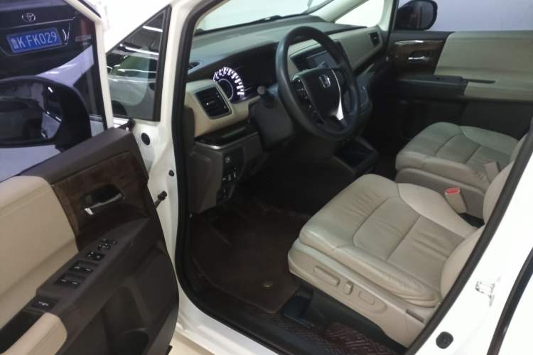 Used Honda Odyssey 2015 Revised 2.4L Luxury Edition
