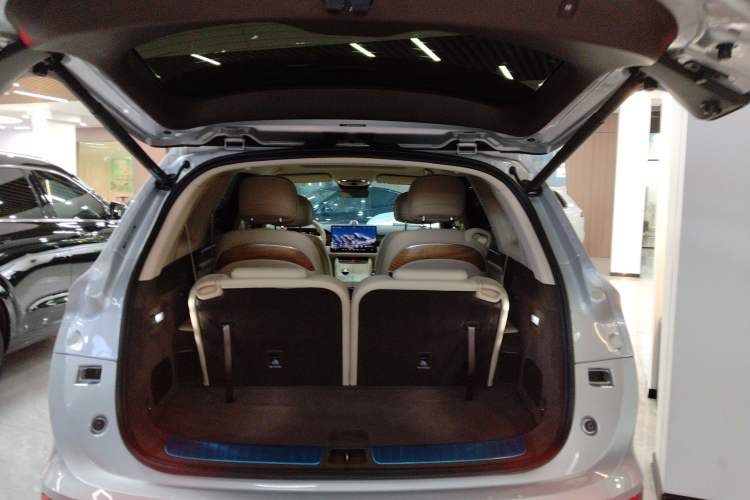 Used Hima AITO M7 2024 1.5T Rear-Drive Plus Version 6 Seats Trunk