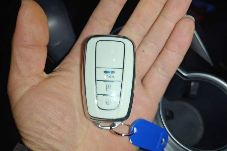 Used Toyota Camry 2023 2.0G Luxury Edition
