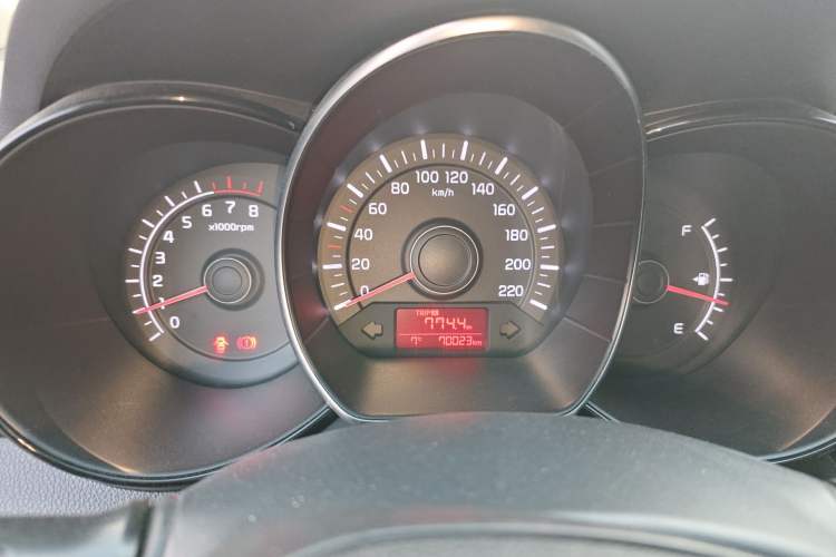 Used Kia K2 2015 Sedan 1.4L MT GLS