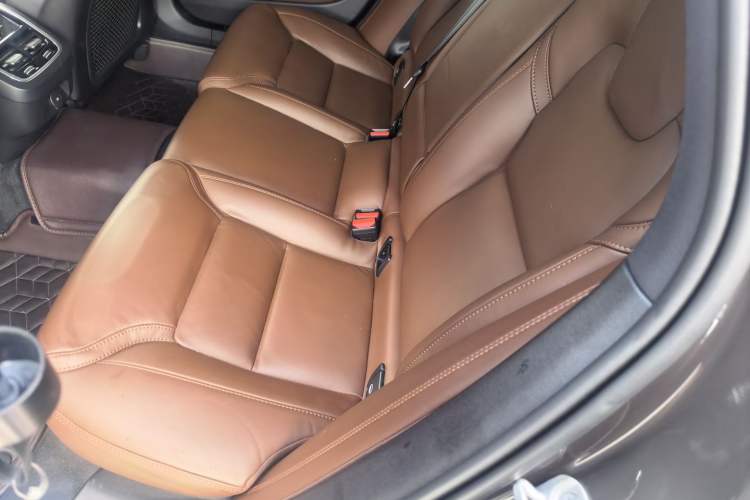 Used Volvo V90 2024 Cross Country B5 AWD Prestige Edition