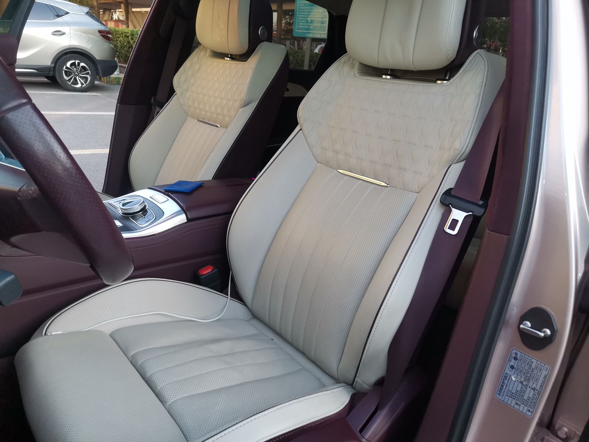 Hongqi H9 2022 3.0T Smart Connect Flagship Four-Seater Version — снимка 15