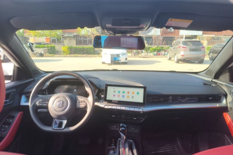 Used MG 5 2021 180 DVVT CVT Youth Luxury Edition Center Console