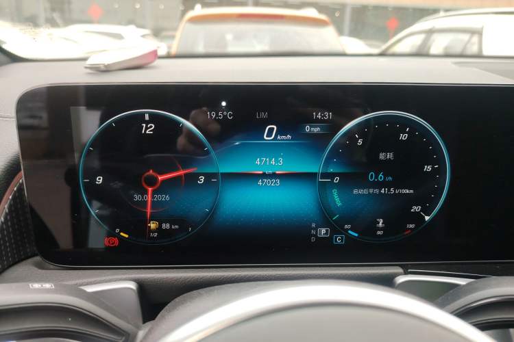 Used Mercedes-Benz GLB 2022 Updated GLB 200 Fashion Edition Instrument Cluster