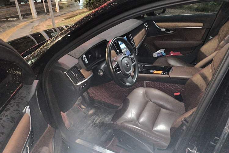 Used Volvo S90 New Energy 2022 T8 eDrive Hybrid Luxury Edition Left Front Seat