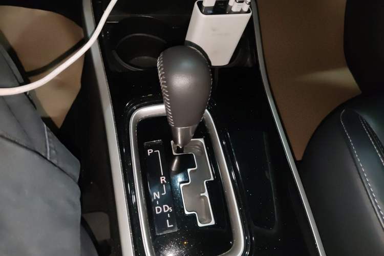 Used Mitsubishi Outlander 2019 2.0L Two-Wheel Drive Comfort Edition 5 Seats China VI Standard