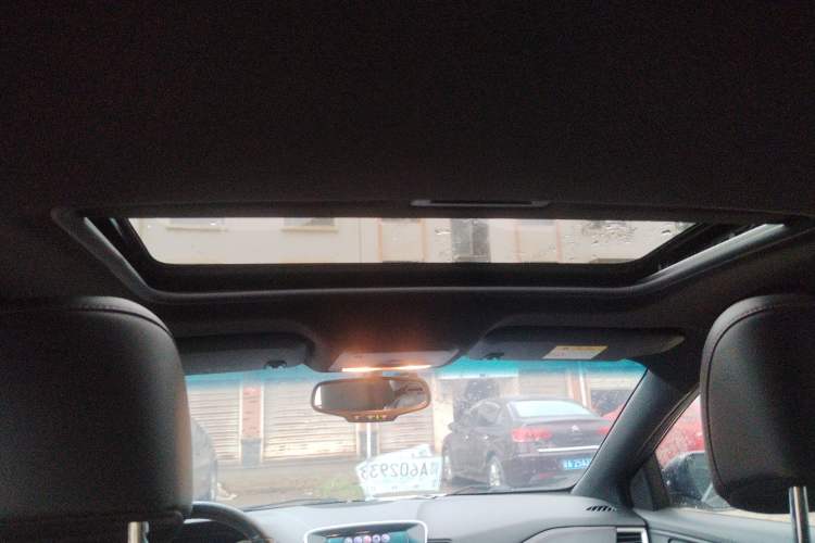 Used Chevrolet Monza 2019 RS 330T Automatic Comfort Edition China VI Standard Headliner