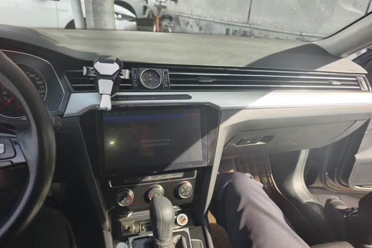 Used Volkswagen Magotan 2018 330TSI DSG Advanced Model Audio And AC Panel