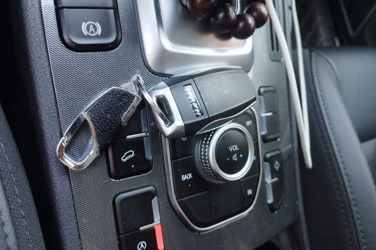 Used Haval H6 Coupe 2017 Blue Label 2.0T Automatic Two-Wheel Drive Urban Model Vehicle Key