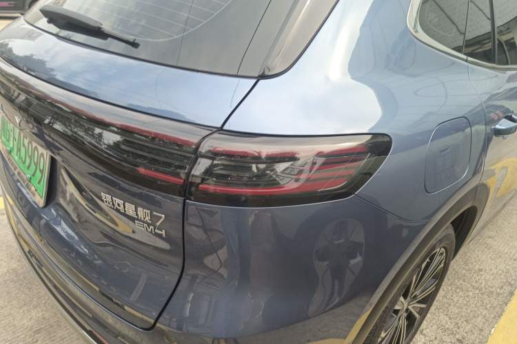 Used Geely Galaxy Galaxy Xingjian 7 EM-i 2025 120km Flagship Edition
