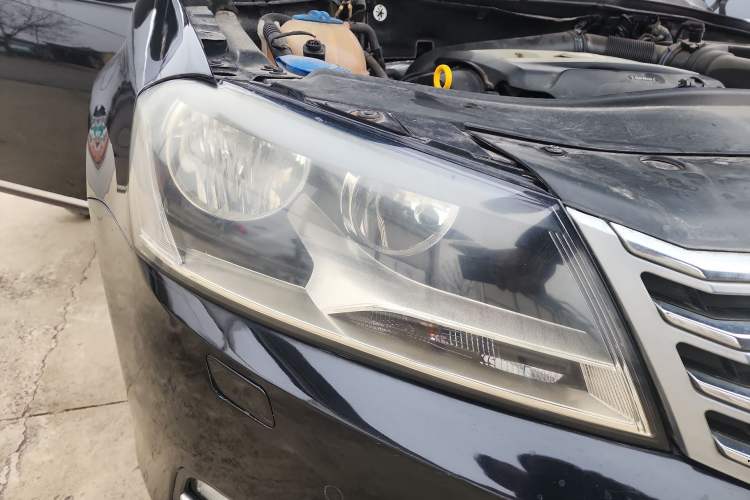 Used Volkswagen Magotan 2016 1.8TSI Smart Comfort Model Right Front Headlight