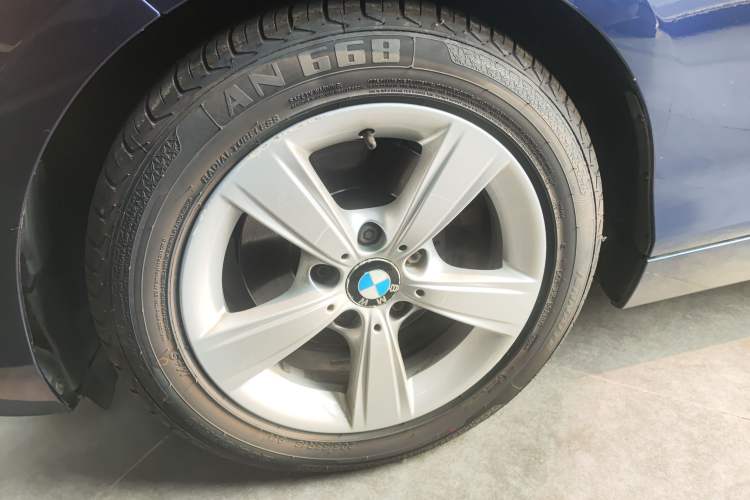 Used BMW 2 Series 2014 220i Leading Model
