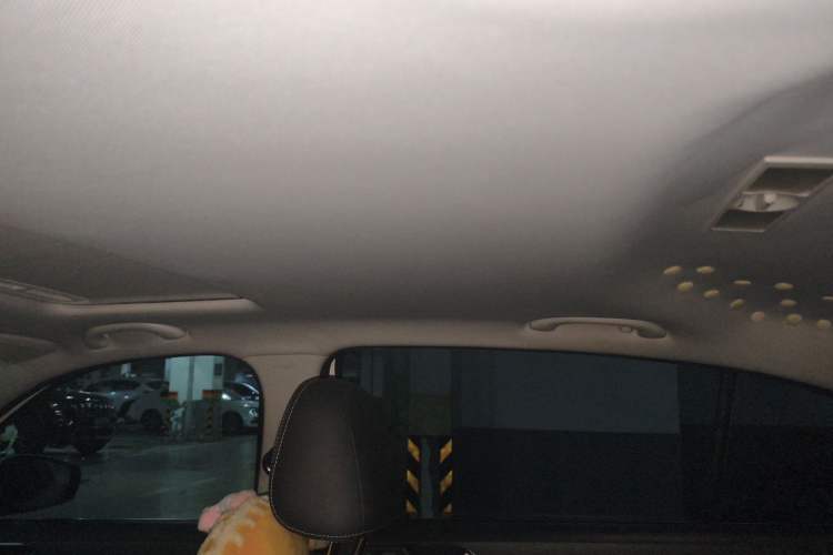 Used Volkswagen Lavida 2017 1.6L Automatic Comfort Edition Headliner