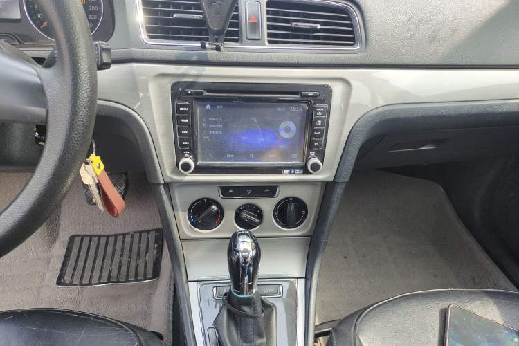 Used Volkswagen Lavida 2013 Revised Version 1.4 TSI DSG Comfort Edition
