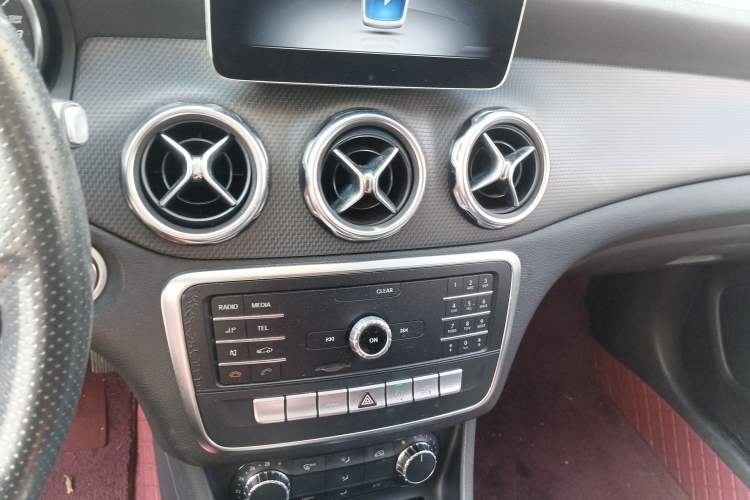 Used Mercedes-Benz GLA 2019 GLA 200 Fashion Model Audio And AC Panel