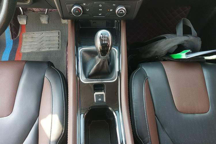 Used Dongfeng Fengon 580 2016 1.5T Manual Luxury Edition