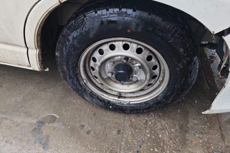 Used Jinbei Express 2017 2.0L Standard Version V19
