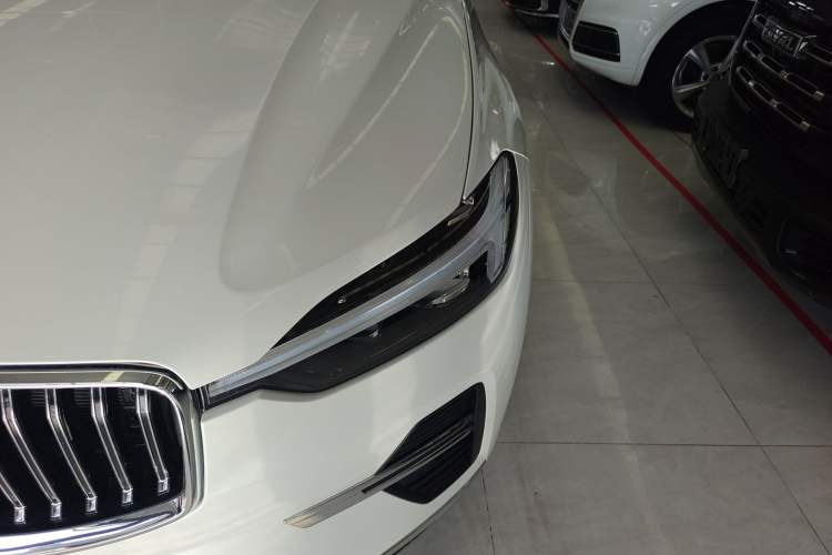 Used Volvo XC60 2025 B5 4x4 Smart Luxury Edition
