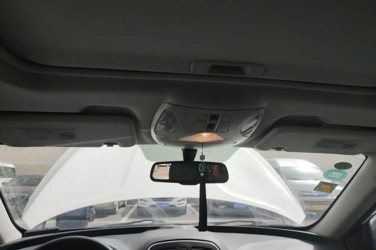 Used GAC Trumpchi GS5 2013 2.0L Automatic Two-Wheel Drive Light Interior Special Edition
