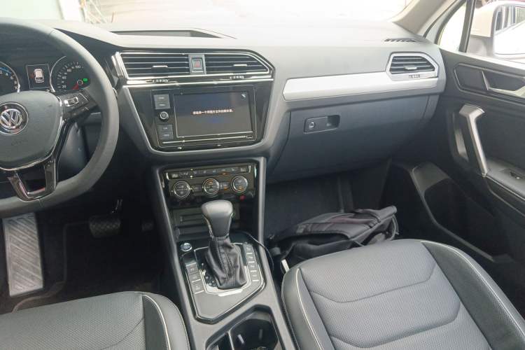 Used Volkswagen Tiguan L New Energy 2019 430 PHEV Hybrid Flagship Model Audio And AC Panel