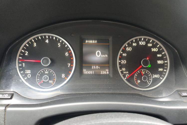 Used Volkswagen Tiguan 2015 1.8TSI Automatic Two-Wheel Drive Luxury Model Instrument Cluster