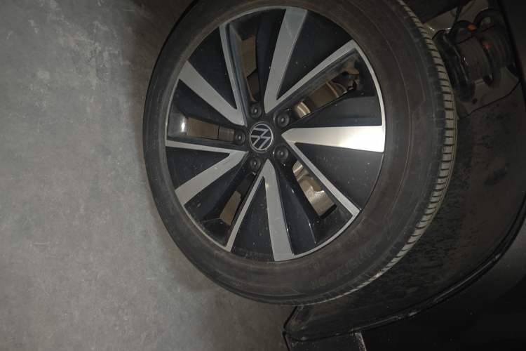 Used Volkswagen Tharu 2023 300TSI Two-Wheel-Drive Moonlight Edition