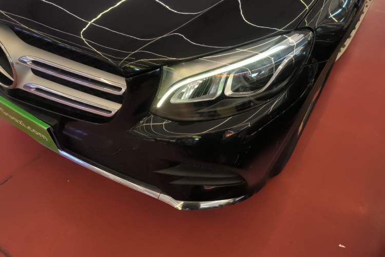 Used Mercedes-Benz GLC 2017 GLC 260 4MATIC Luxury Model
