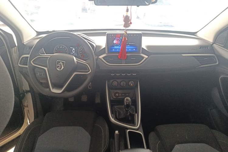 Used Baojun 530 2019 1.5T Manual Comfort Version 7 Seats China VI Emission Standard
