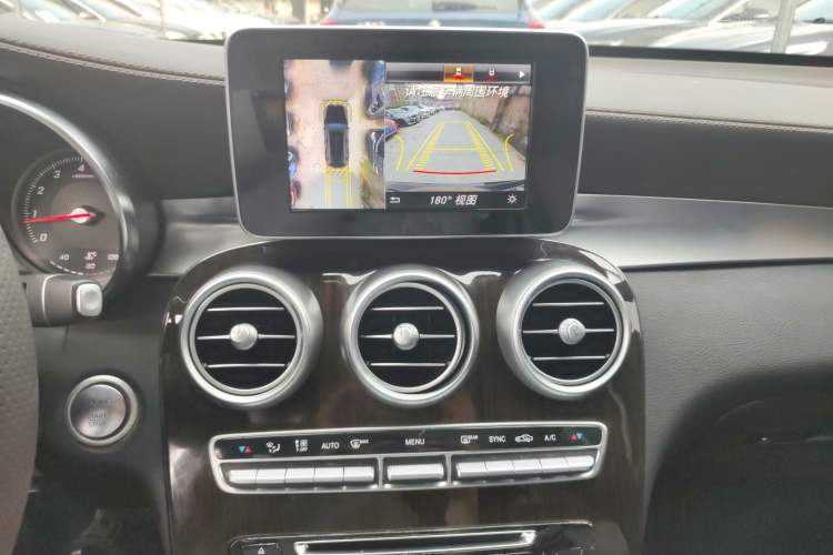 Used Mercedes-Benz GLC 2019 Facelift GLC 260 L 4MATIC Luxury Model
