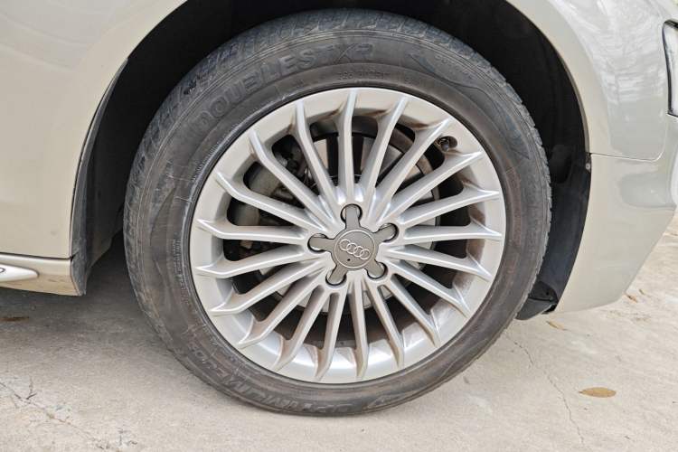 Used Audi A4L 2016 35 TFSI Automatic Comfort Model Right Front Wheel Hub