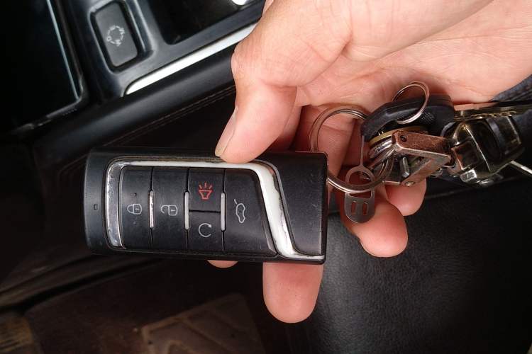 Used GAC Trumpchi GS8 2019 390T Two-Wheel Drive Luxury Smart Connectivity Version (7 Seats) Vehicle Key