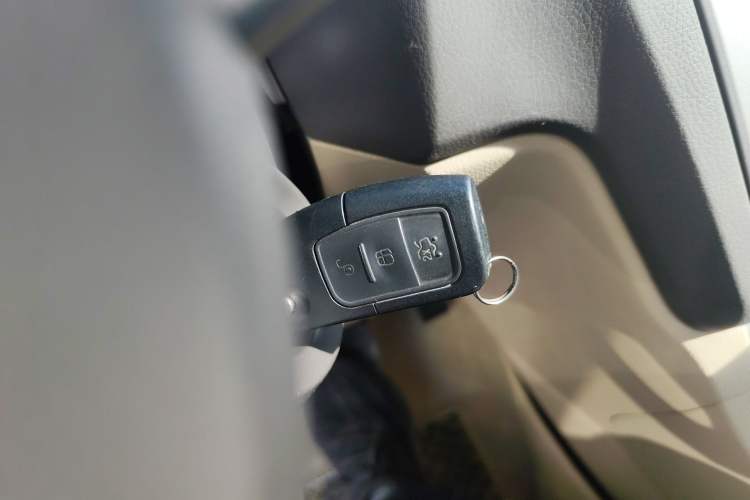 Used Ford Focus 2013 Sedan Classic 1.8L Automatic Fashion Edition