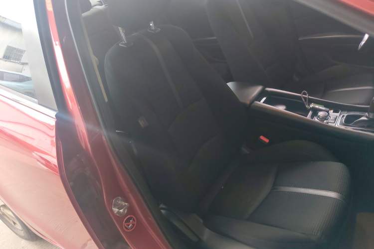 Used Mazda 3 Axela 2017 Sedan 1.5L Automatic Luxury Model Emission Standard China V Right Front Seat