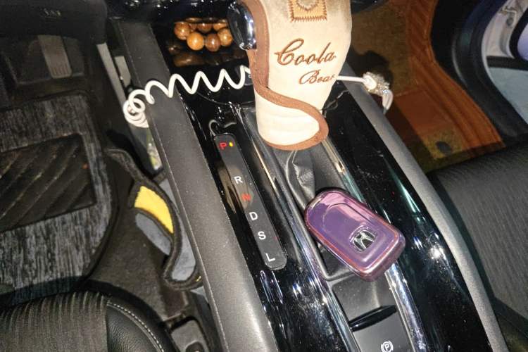 Used Honda Vezel 2020 220 TURBO CVT Luxury Edition Gear Lever