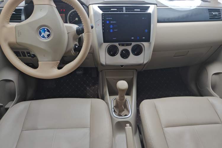 Used Venucia D50 2013 1.6L Manual Luxury Edition
