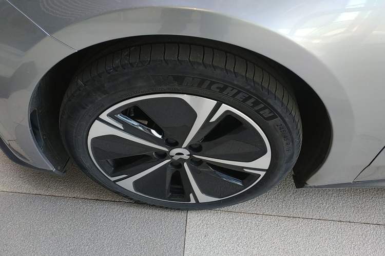 Used Nio ET5T 2024 75kWh Touring Left Front Wheel Hub