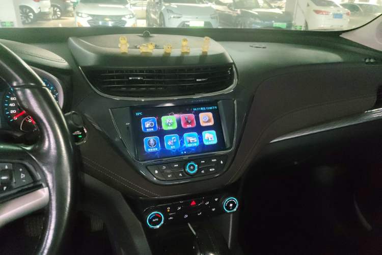 Used Chevrolet Malibu 2017 1.5T Automatic Luxury Edition Audio And AC Panel