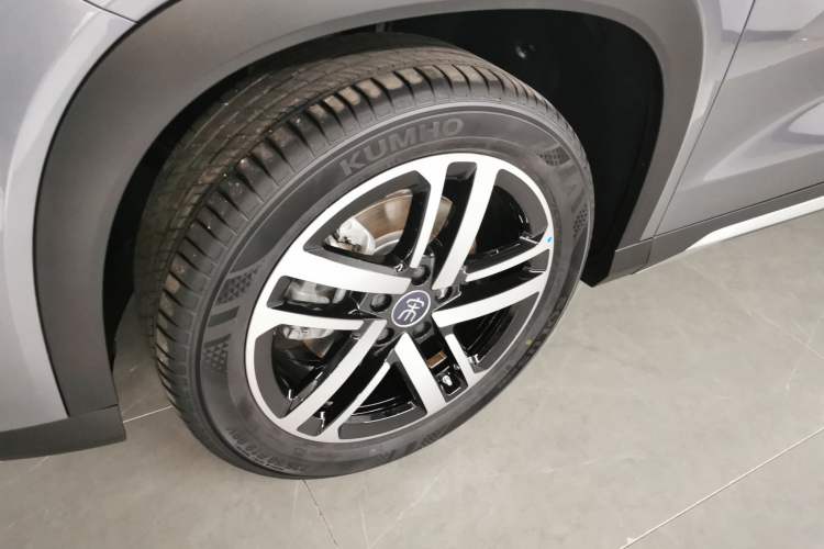 Used BYD Song L DM-i 2025 Intelligent Driving Version 112 km Beyond-Range Type Left Front Wheel Hub